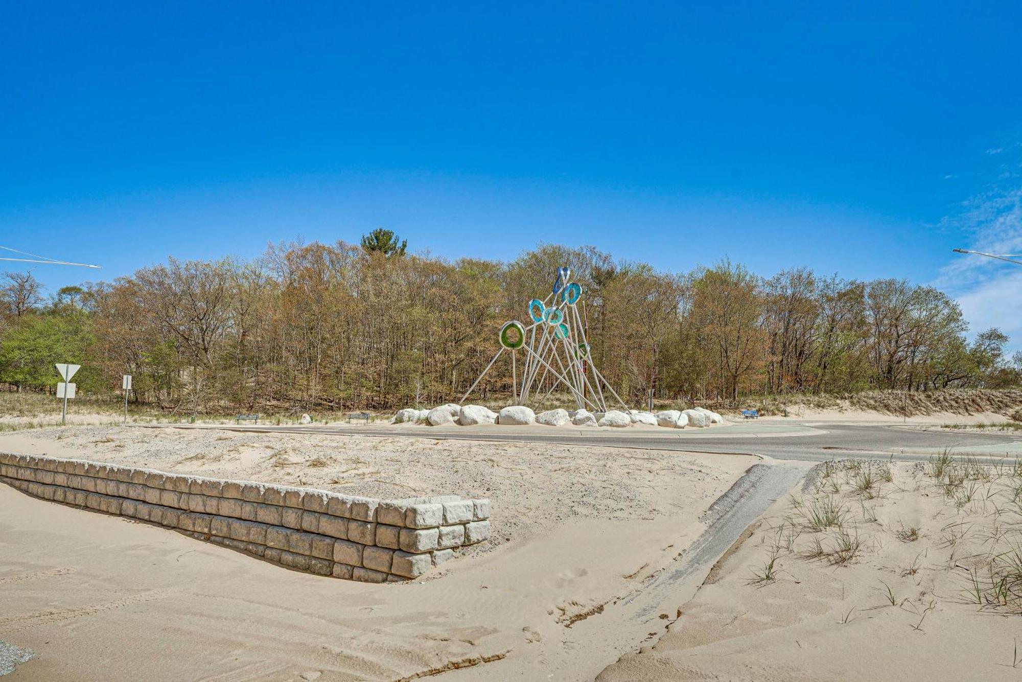 Walk To Beach Lake Michigan Getaway! Muskegon Bagian luar foto