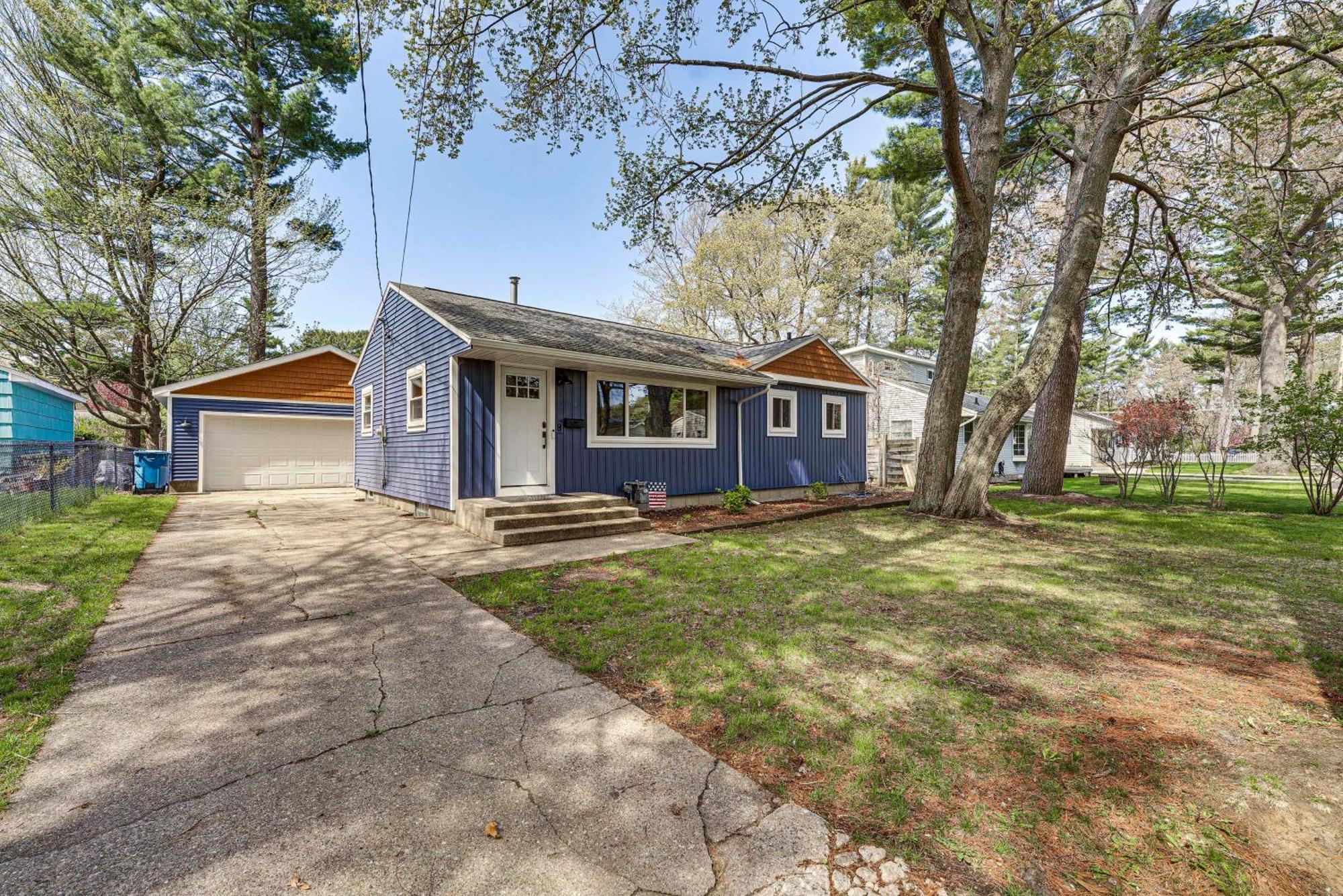 Walk To Beach Lake Michigan Getaway! Muskegon Bagian luar foto