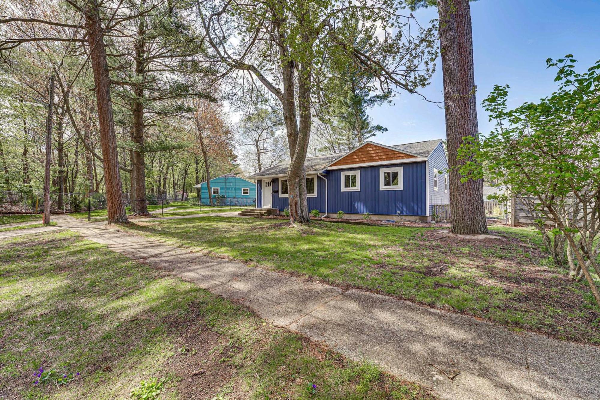 Walk To Beach Lake Michigan Getaway! Muskegon Bagian luar foto
